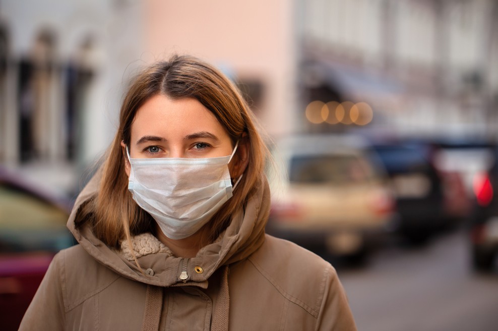 Vlada omilila ukrep nošenja zaščitne maske na odprtih javnih krajih in prostorih (foto: Shutterstock)