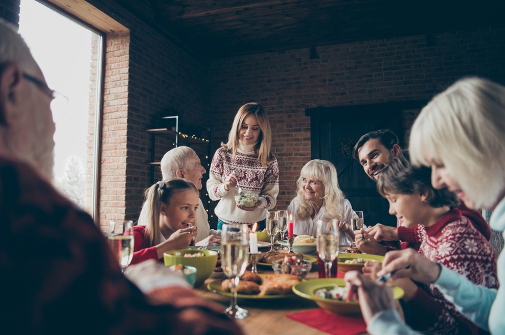 Kako praznike preživeti varno in v dobri družbi (foto: Shutterstock)