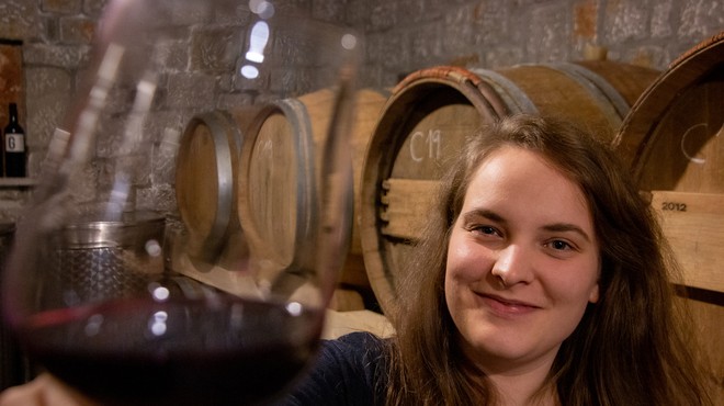 Mlada vinarka s Krasa: Z dostavo terana na dom smo le deloma nadomestili prodajo v kleti (foto: Matevž Hribar)