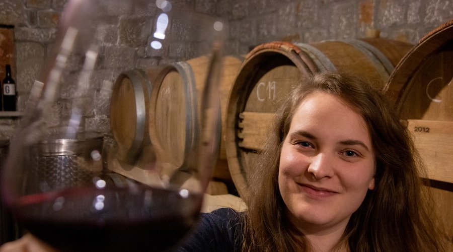Mlada vinarka s Krasa: Z dostavo terana na dom smo le deloma nadomestili prodajo v kleti (foto: Matevž Hribar)