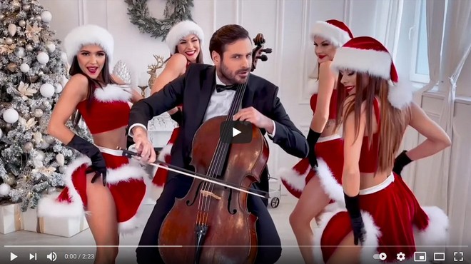 Stjepan Hauser navdušuje s privlačno različico All I Want For Christmas Is You (foto: Youtube)