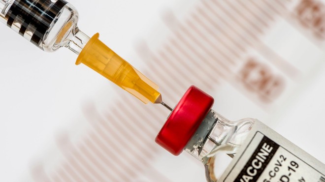 Petina sveta bo leta 2021 brez cepiva proti covidu-19 (foto: Profimedia)