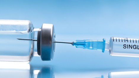 Proti covidu-19 se namerava cepiti skoraj polovica prebivalcev