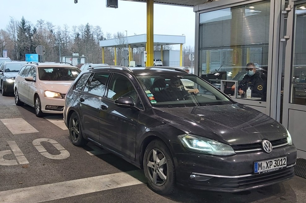 Med prazniki bo poostren nadzor pri prestopu meja tako v Sloveniji kot v Evropi (foto: PU Novo mesto)