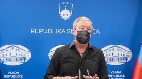 Štrukelj: Novi sev koronovirusa bistveno ne vpliva na učinkovitost obstoječih cepiv proti covidu-19