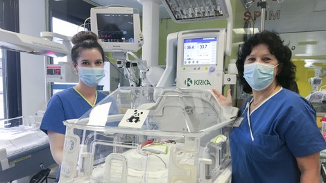 Krkine tople zgodbe: bolnišnicam donirali štiri medicinske naprave
