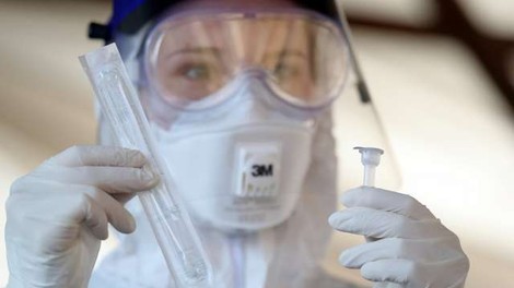 Množično testiranje s hitrimi testi ponekod že poteka, drugje v prihodnjih dneh (seznam)