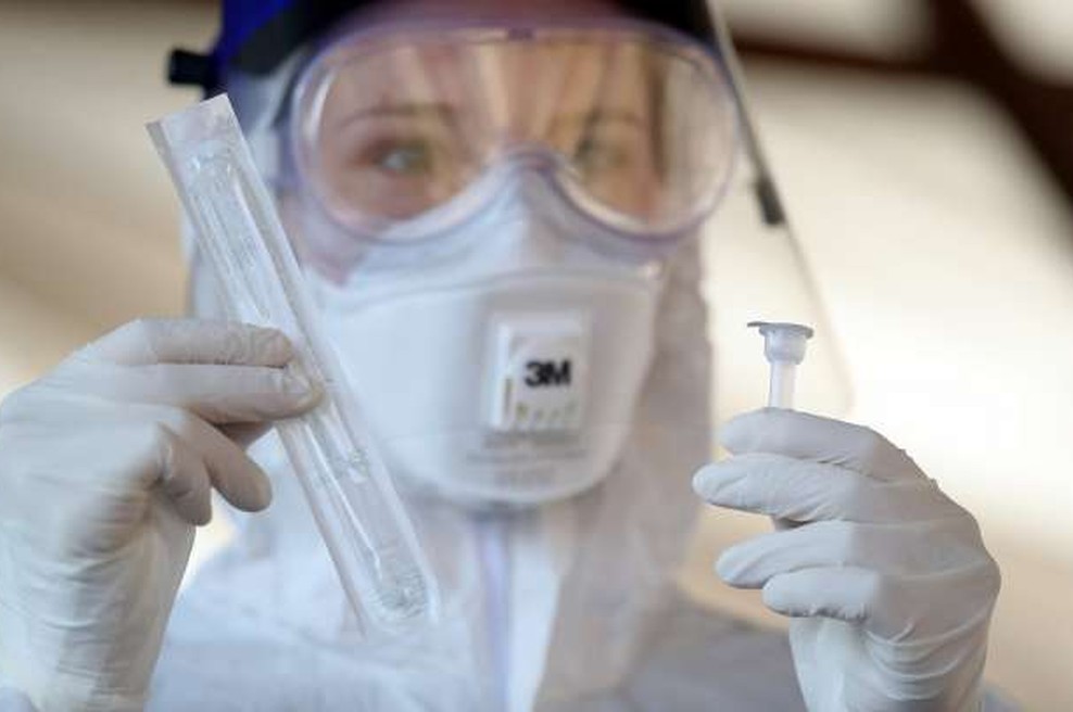 Množično testiranje s hitrimi testi ponekod že poteka, drugje v prihodnjih dneh (seznam) (foto: Hina/STA)