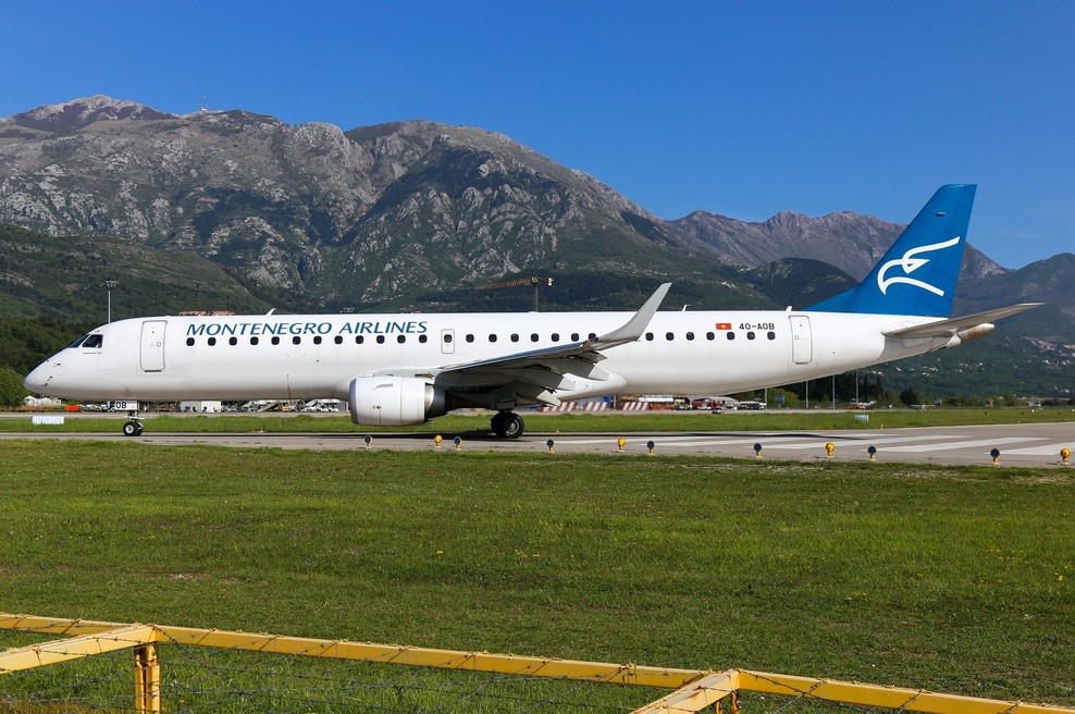 Vlada ugaša Montenegro Airlines, a že ustanavlja novo letalsko družbo (foto: Profimedia)