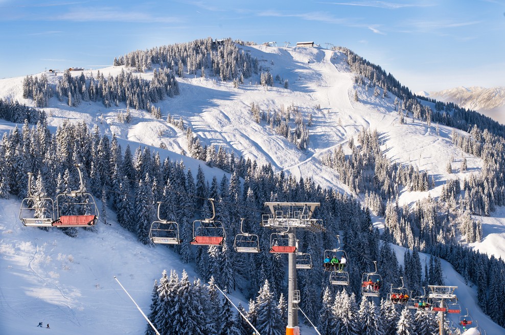 V Avstriji odpirajo smučišča, a zaradi strogih omejitev pričakujejo le domačine (foto: Shutterstock)