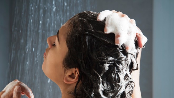 Ste prepričani, da si lase umivate pravilno? TikTok video z navodili navdušil več kot pol milijona ljudi! (foto: Profimedia)