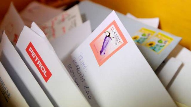 Z januarjem delitev pisemskih pošiljk glede na vsebino (foto: Tamino Petelinšek/STA)