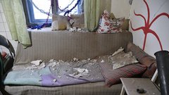 Na Hrvaškem v potresih poškodovanih več kot sto objektov, največ na območju Siska in Petrinje (foto)