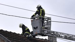 Na Hrvaškem v potresih poškodovanih več kot sto objektov, največ na območju Siska in Petrinje (foto)