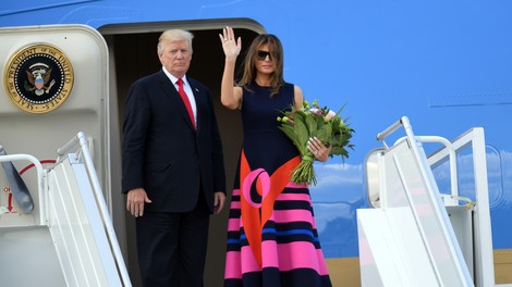 Trump tvita, da se Melaniji godi krivica, ker je premalokrat na naslovnicah modnih revij