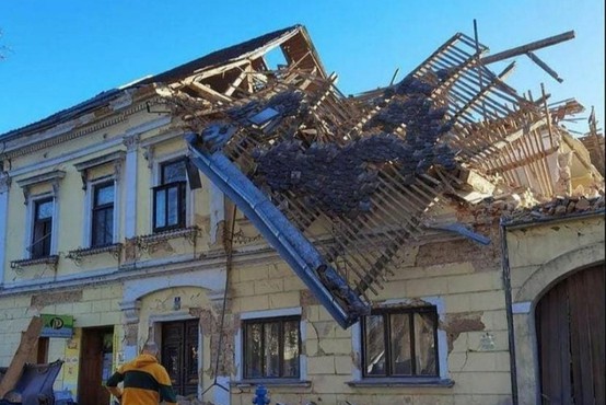 Posledice hudega potresa na Hrvaškem (foto in video)