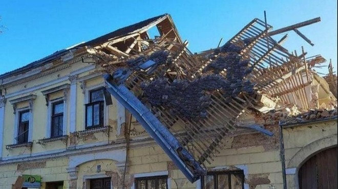 Posledice hudega potresa na Hrvaškem (foto in video) (foto: Twitter)