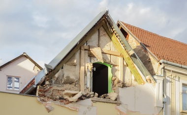 Žalostni posnetki iz porušenega mesta Petrinje (foto)