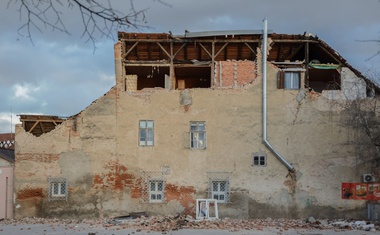 Žalostni posnetki iz porušenega mesta Petrinje (foto)