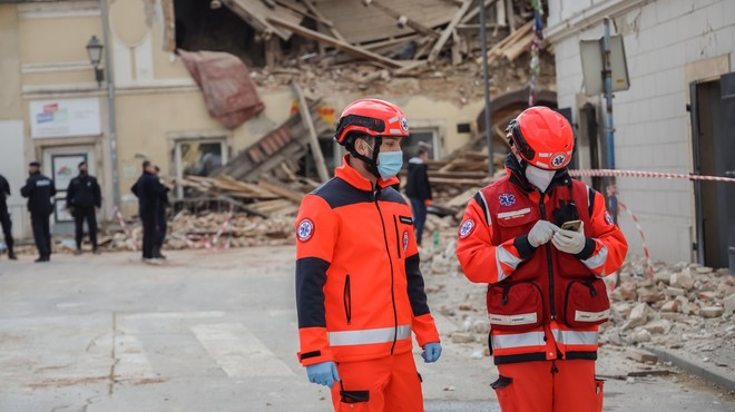 Rdeči križ Slovenije prosi in poziva k pomoči za prizadete ob potresih na Hrvaškem (foto: profimedia)