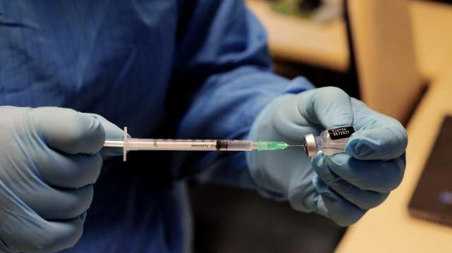 Uporaba šestega odmerka cepiva proti covidu-19 omogočena (foto: Daniel Novakovič/STA)