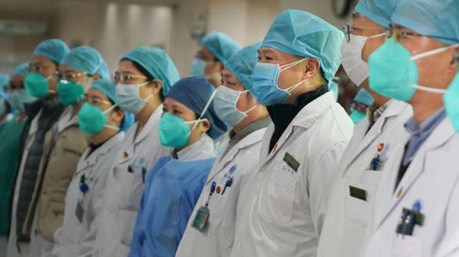 Kitajska pred letom dni WHO obvestila o izbruhu skrivnostne pljučnice (foto: Xinhua/STA)