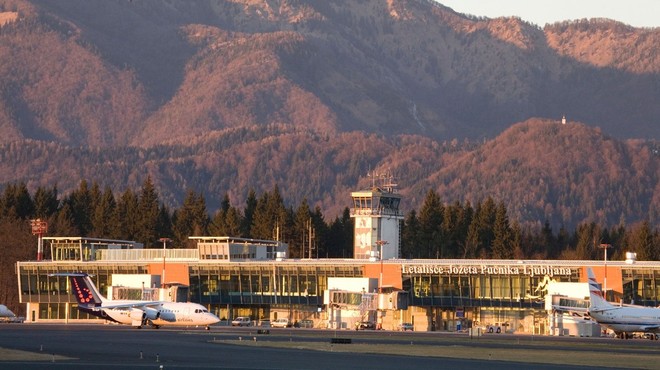 Na petih mejnih prehodih in brniškem letališču poslej testiranje s hitrimi testi (foto: profimedia)
