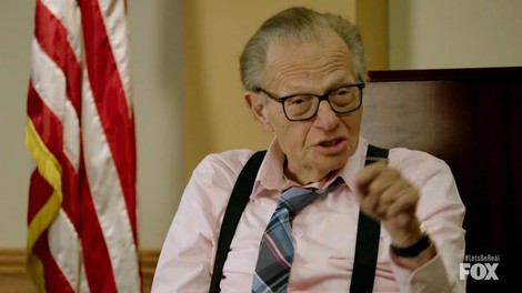 Sloviti voditelj pogovornih oddaj Larry King zaradi covida-19 v bolnišnici