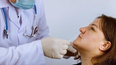 Med okrog 2000 testih na mejnih prehodih približno odstotek pozitivnih