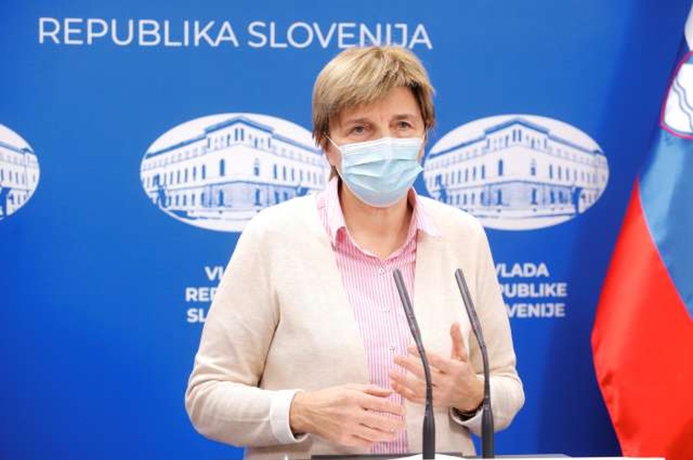 V Sloveniji nova pošiljka cepiv proti covidu-19, cepili bodo predvsem zaposlene v zdravstvu (foto: Daniel Novakovič/STA)