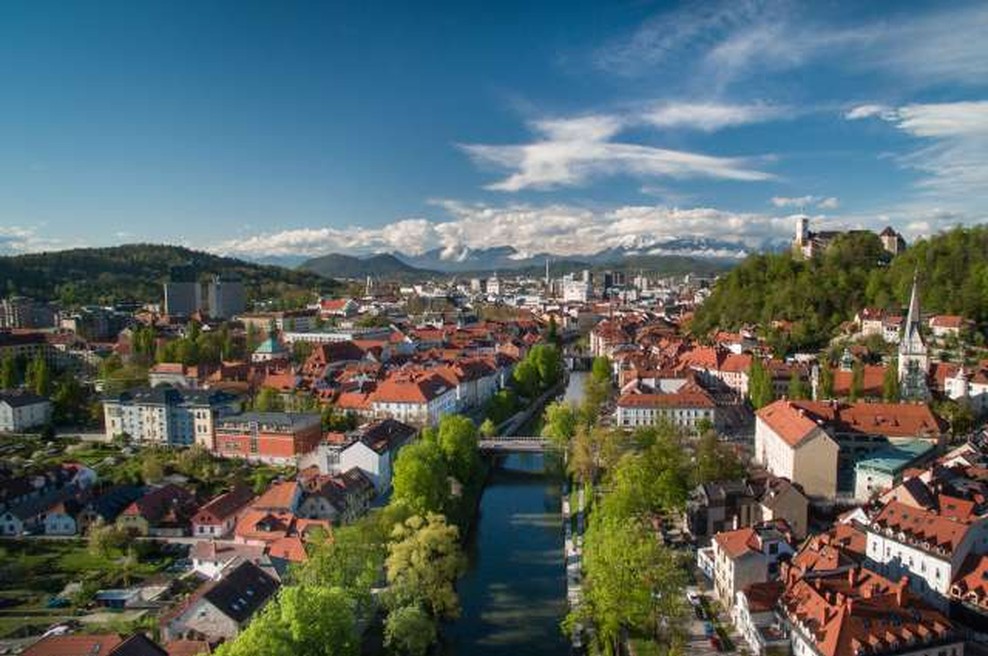 Lonely Planet Ljubljano uvrstil med osem najbolj trajnostnih mest na svetu (foto: Anže Malovrh/STA)