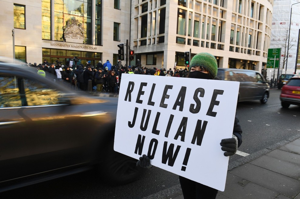 Britansko sodišče odredilo: Julian Assange ostaja v priporu (foto: Profimedia)
