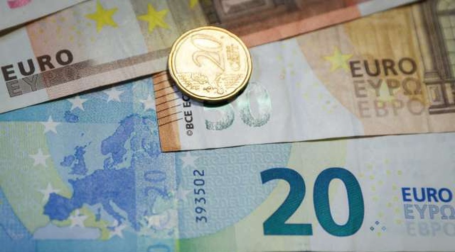 Upokojenci bodo veseli ob pogledu na svoje osebne račune (foto: STA)