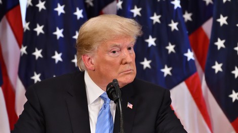 Ameriški mediji poročajo, da člani Trumpove vlade razpravljajo o njegovi odstavitvi