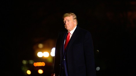 Po vdoru v Kapitol se krepijo pozivi k Trumpovi odstavitvi