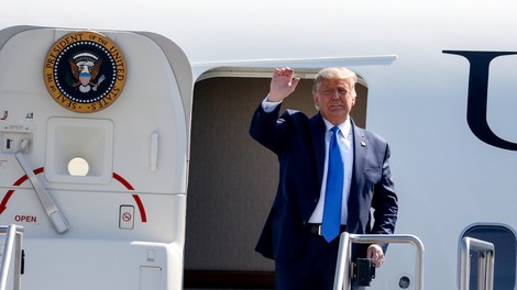 Trump naj bi dan pred inavguracijo Bidna z letalom Air Force One "pobegnil" na Florido