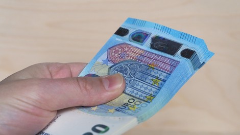 Januarja izplačila pomoči iz sedmega protikoronskega paketa