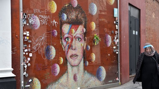 Mineva pet let, odkar se je poslovil človek tisočerih obrazov David Bowie