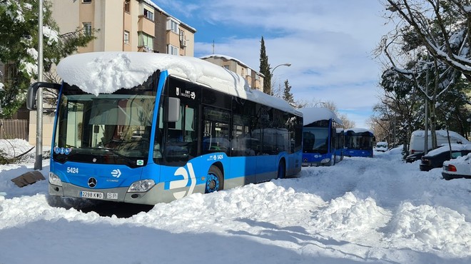 V Madridu nepretrgoma snežilo 36 ur, težave s snegom tudi na Balkanu (foto: profimedia)