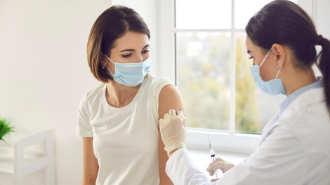 Moderna danes začenja dobavo cepiva proti covidu-19 po EU