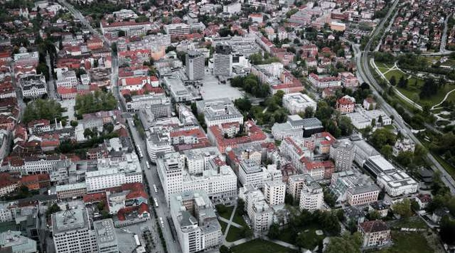 Gospodinjstva v območju evra v tretjem lanskem četrtletju precej varčevala (foto: Daniel Novakovič/STA)