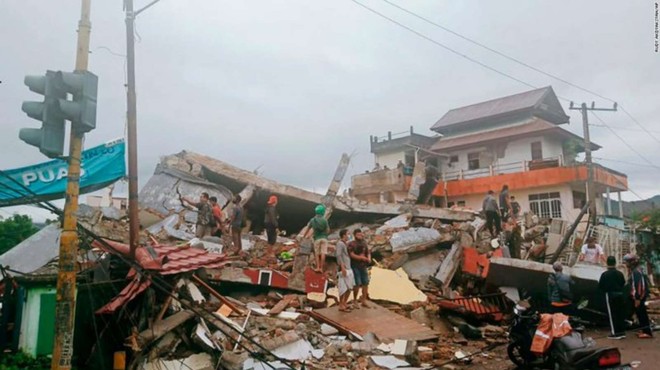 V Indoneziji so se znova tresla tla, potres z magnitudo 6,2 vzel najmanj 42 življenj (foto: STA)