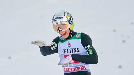 Anže Lanišek po tesnem finalnem boju v Zakopanah na drugem mestu