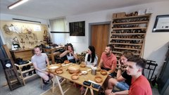Ekipa #LocalsFromZero na obisku pri enem od turističnih ponudnikov.