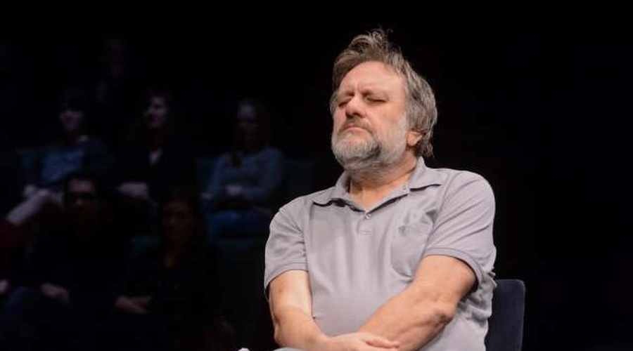 Slavoj Žižek: "Cepil se bom takoj, ko bo mogoče. Kot običajen človek. Ker nimam vez, da bi preskočil vrsto!" (foto: Nebojša Tejić/STA)