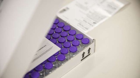 Pfizer naj bi od prihodnjega tedna znova zagotavljal 100-odstotno dobavo cepiv članicam EU