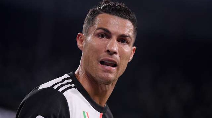 Lepa gesta: večina nogometašev to trofejo odnese domov, Cristiano Ronaldo pa ... (foto: Xinhua/STA)