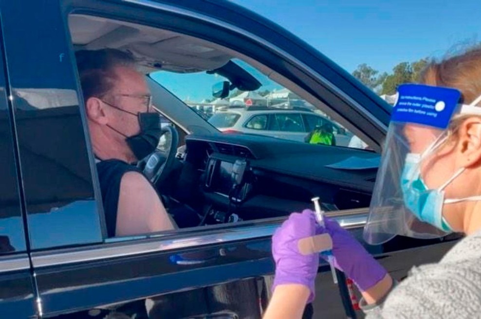 Arnold Schwarzenegger se je cepil proti covidu-19 (foto: profimedia)