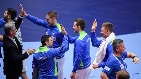 Slovenski rokometaši na SP do točke s Švedi tri sekunde pred koncem