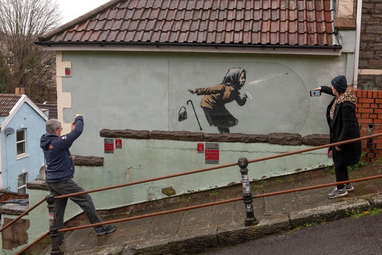 Dela nepredvidljivega uličnega umetnika Banksyja spet na dražbi